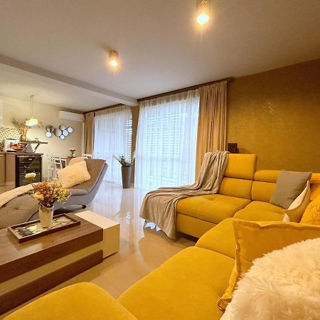 Thea Apartment Timişoara Buitenkant foto