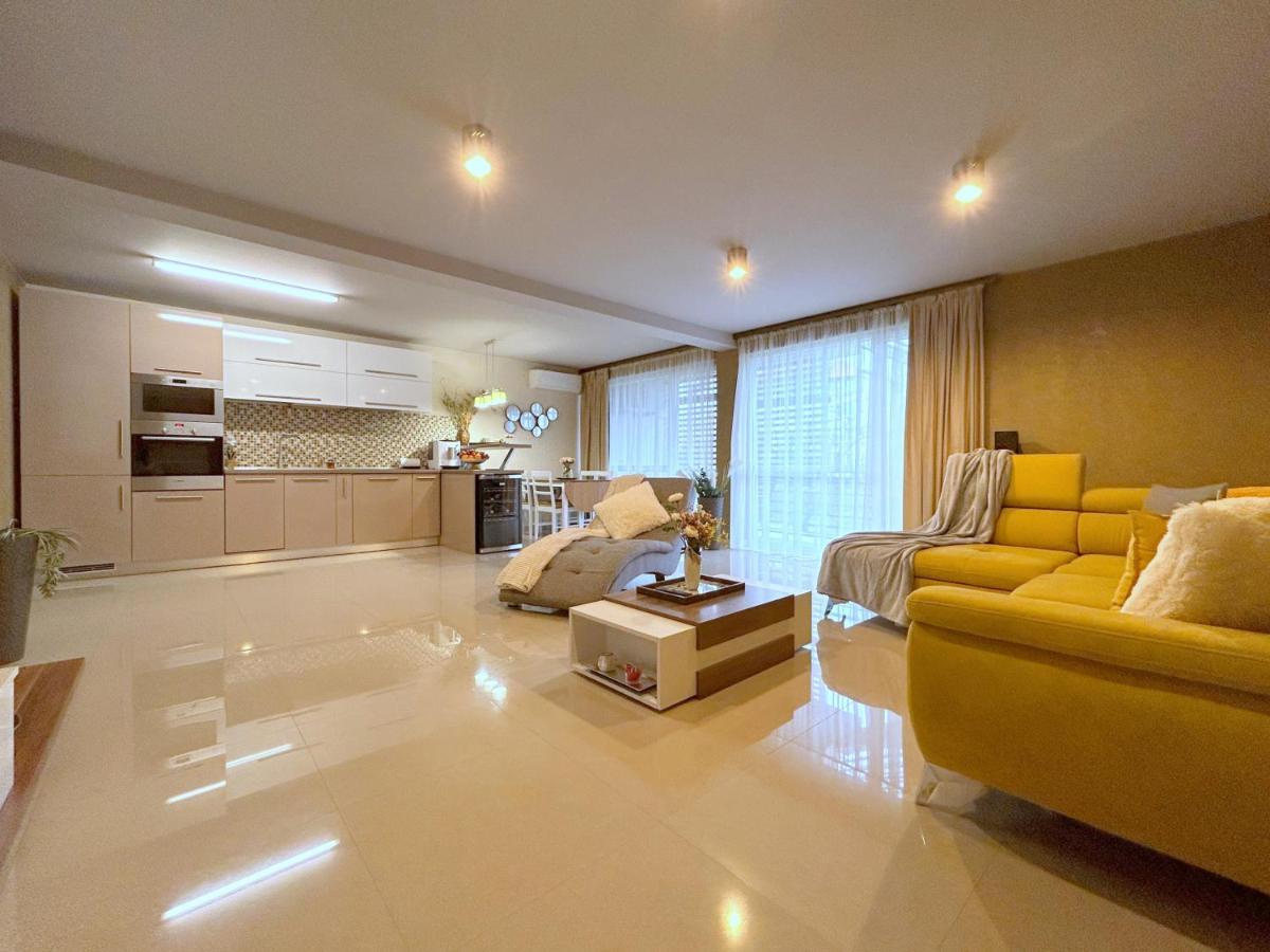 Thea Apartment Timişoara Buitenkant foto