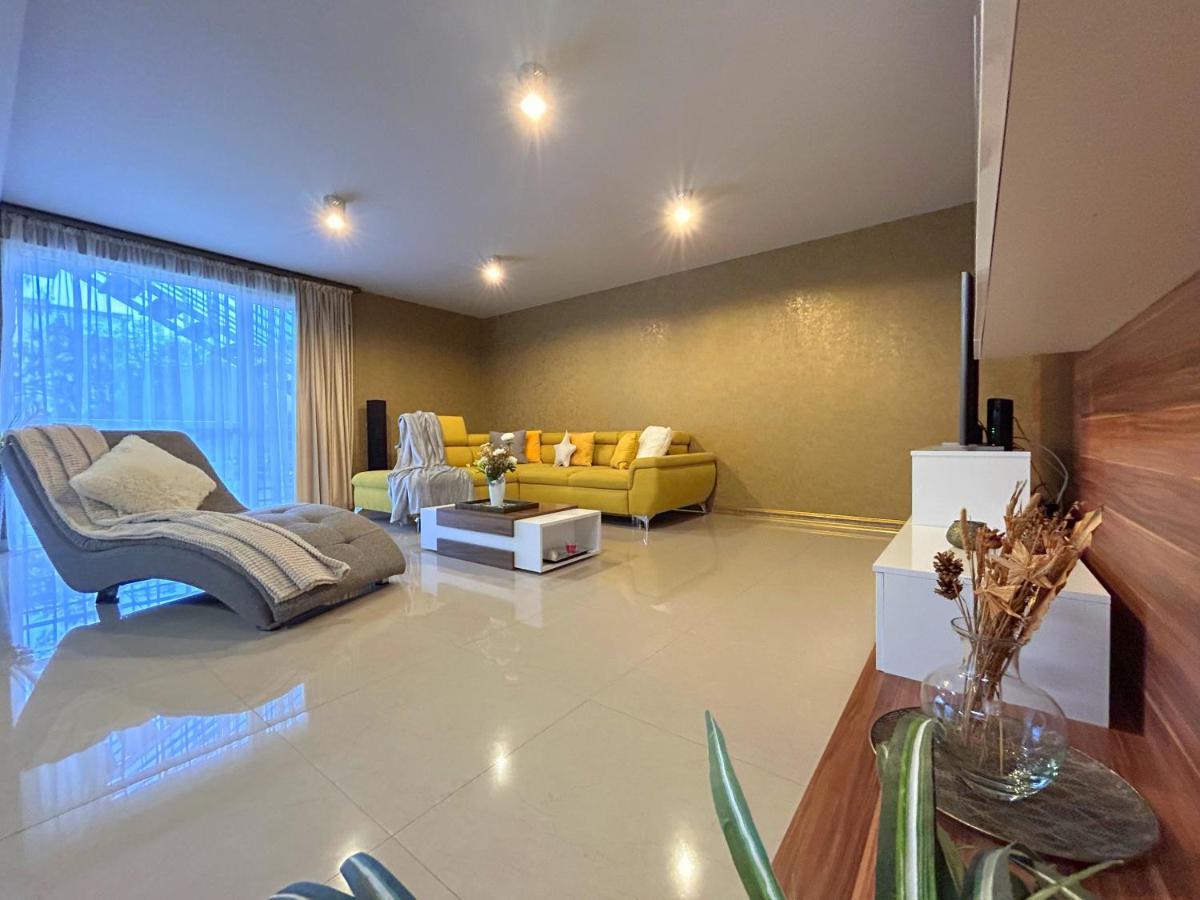 Thea Apartment Timişoara Buitenkant foto