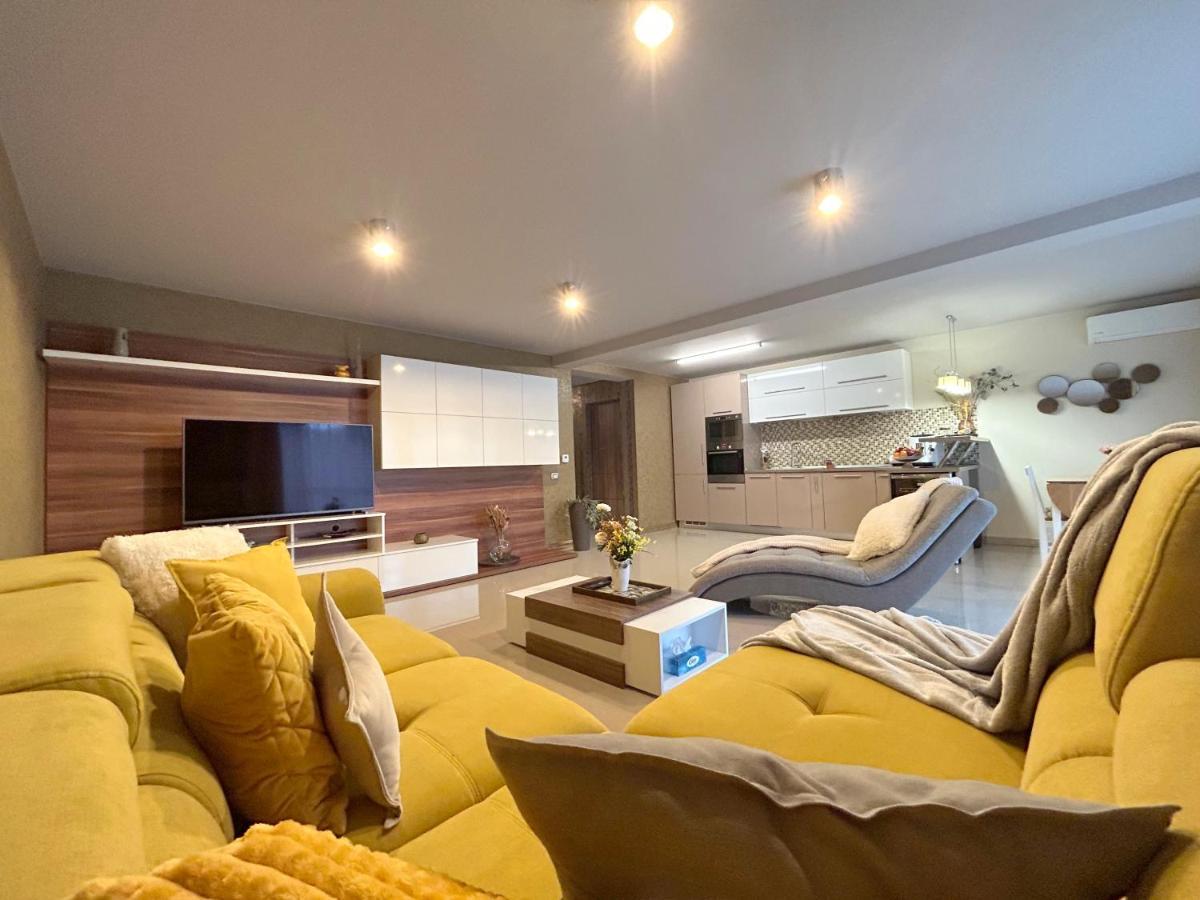 Thea Apartment Timişoara Buitenkant foto